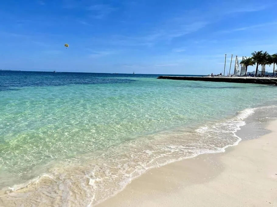 Pez Volador Villa Cancun
